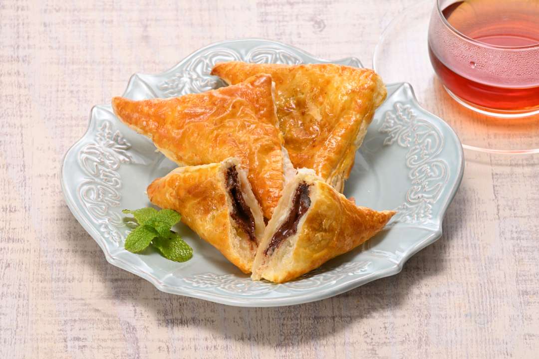 とろ〜り激サクの三角チョコパイ